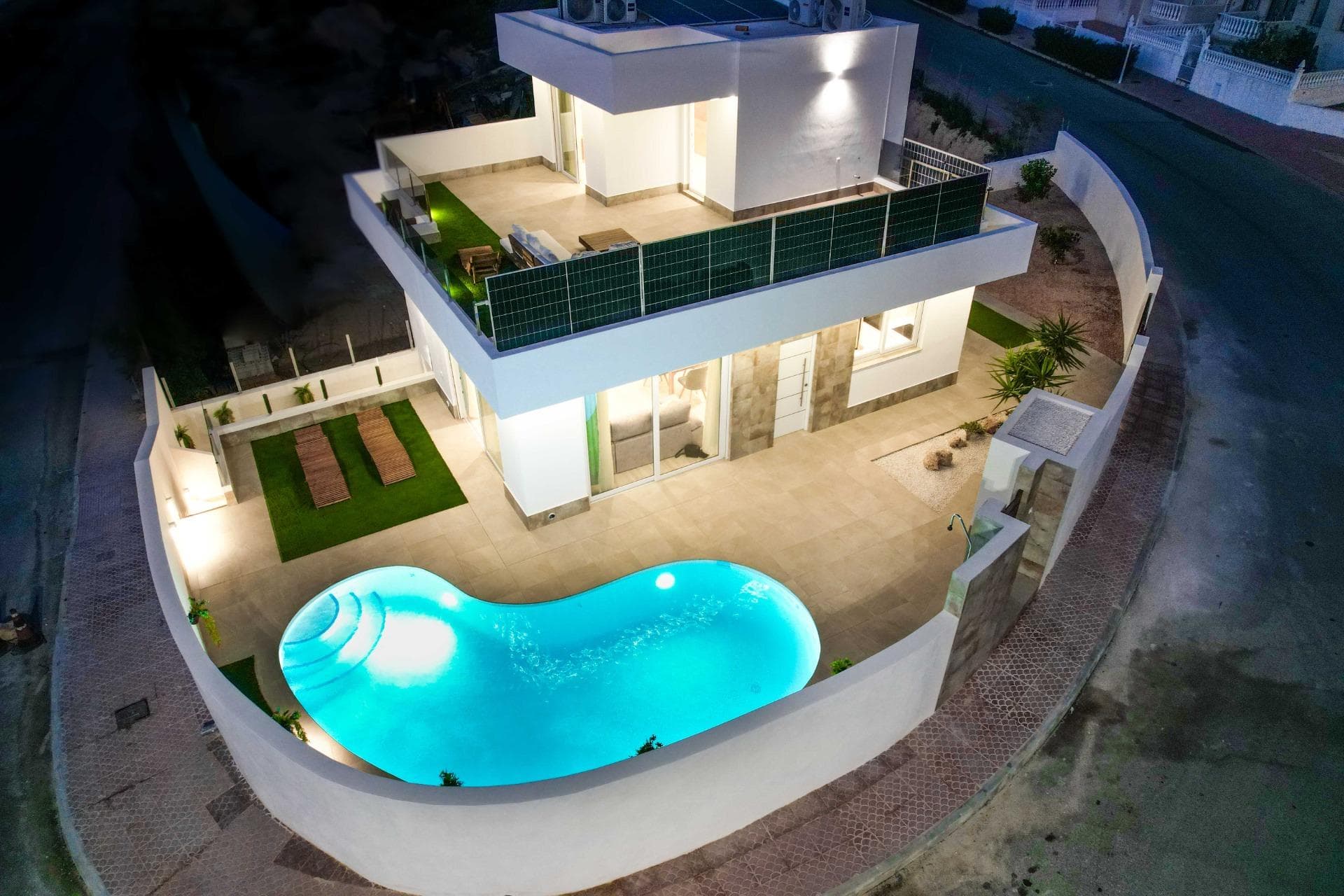 BEAUTIFUL BIG VILLA WITH VIEWS TO THE GOLF COURSE "LA MARQUESA"! - foto 1