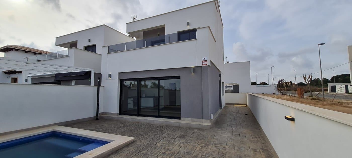 NEW BUILD VILLAS IN ORIHUELA COSTA - foto 1