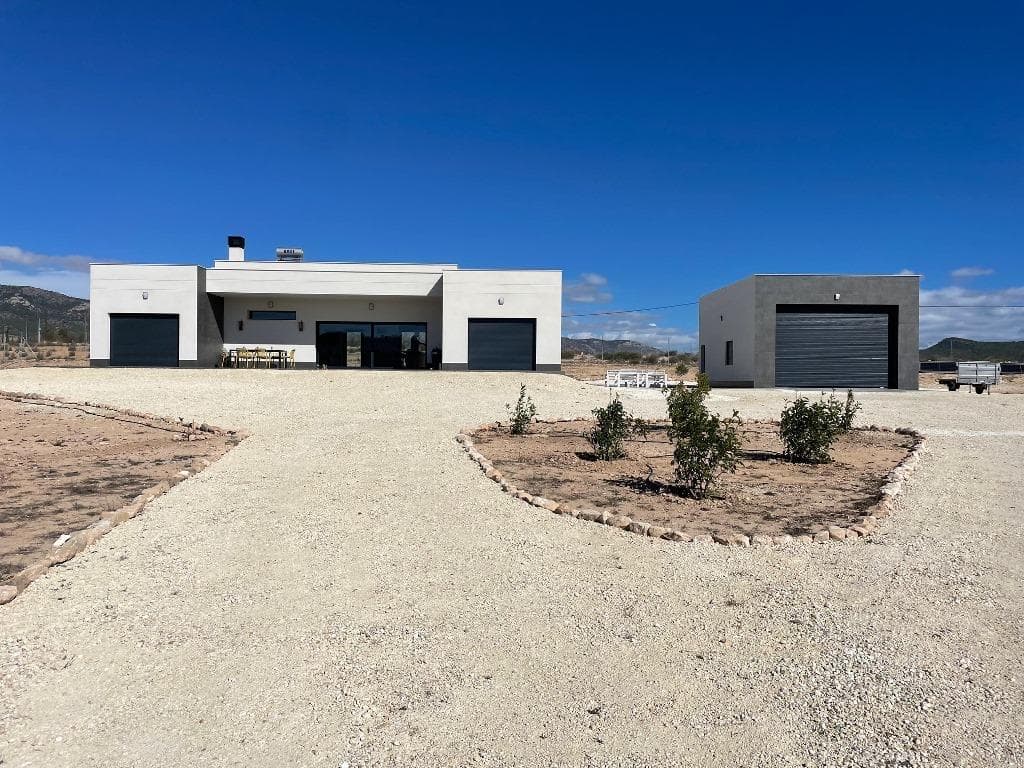VILLAS DE OBRA NUEVA EN PINOSO - foto 2