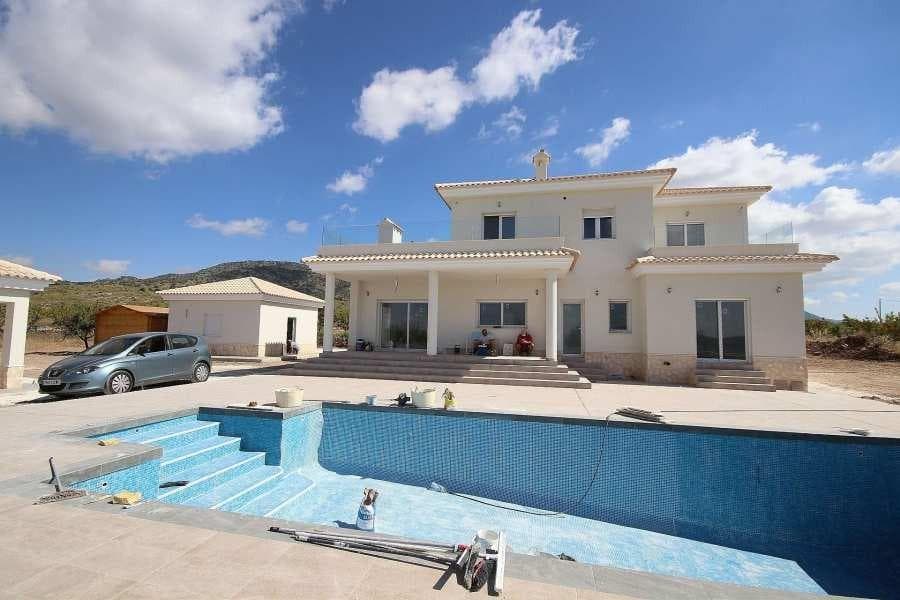 Villas de Obra Nueva en Pinoso en parcelas rústicas - foto 1