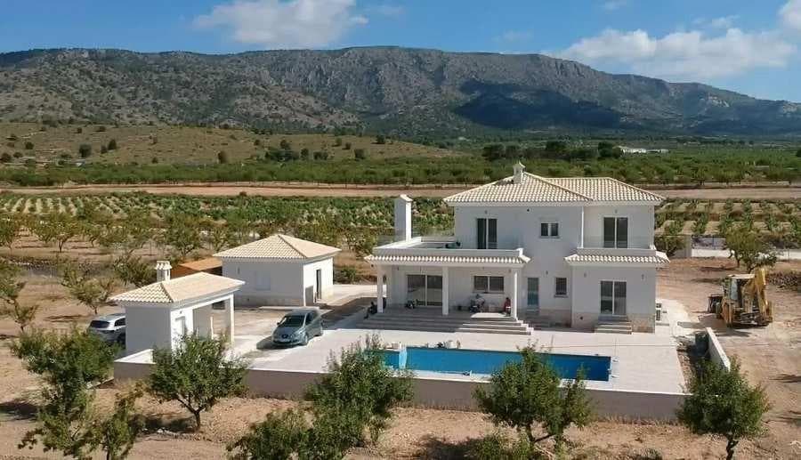 Villas de Obra Nueva en Pinoso en parcelas rústicas - foto 2